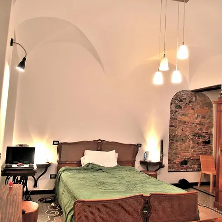 Апартаменты Lovingenoa Old - Stone *