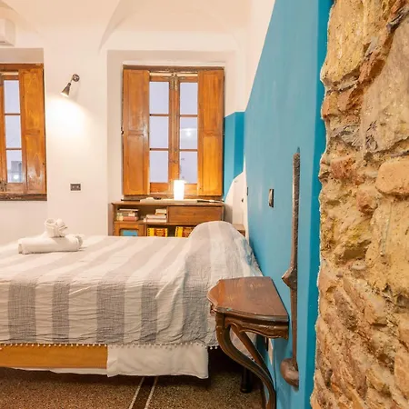 Апартаменты Lovingenoa Old - Stone