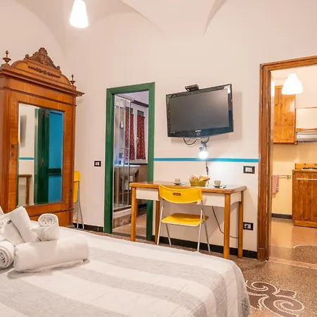 Lovingenoa Old - Stone Апартаменты