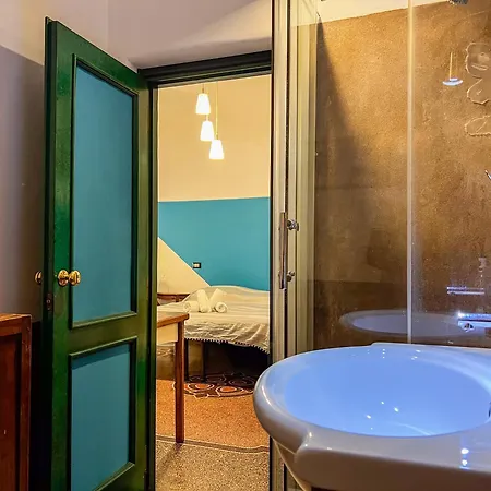 Апартаменты Lovingenoa Old - Stone Генуя