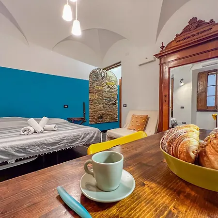 Lovingenoa Old - Stone Apartman