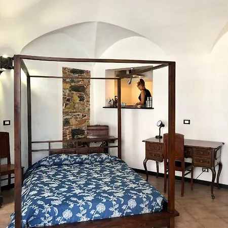 Апартаменты Lovingenoa Old - Stone